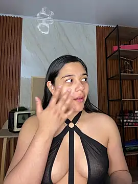 Snapshot of floriamANDjazmin chatting on June 2026 06:57:02 PM floriamANDjazmin online show from June 2026 06:57:02 PM
