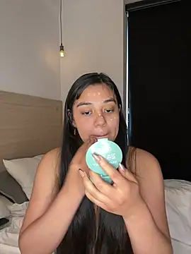 Snapshot of floriamANDjazmin chatting on July 2026 09:14:02 PM floriamANDjazmin online show from July 2026 09:14:02 PM