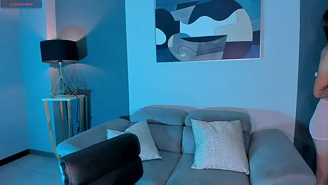 Snapshot of TaraLawrence chatting on October 2025 11:46:02 PM TaraLawrence online show from October 2025 11:46:02 PM