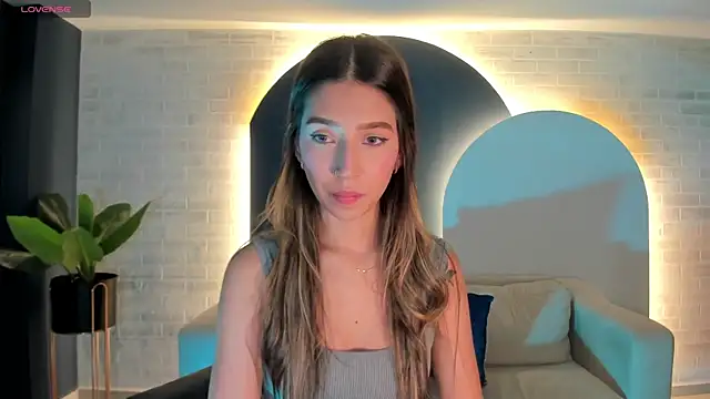 Snapshot of TaraLawrence chatting on October 2025 03:39:02 AM TaraLawrence online show from October 2025 03:39:02 AM