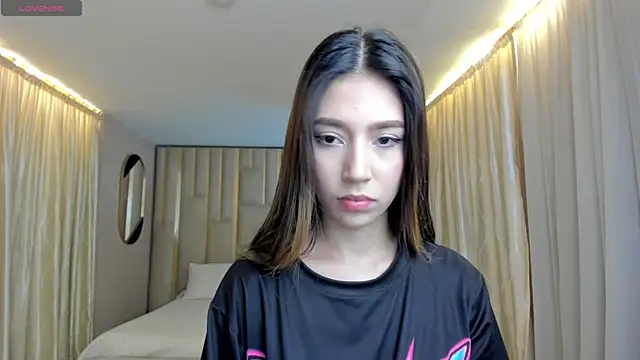 Snapshot of TaraLawrence chatting on January 2026 02:47:01 AM TaraLawrence online show from January 2026 02:47:01 AM