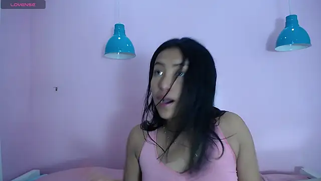 Snapshot of WenndyWild chatting on February 2025 06:02:02 AM WenndyWild online show from February 2025 06:02:02 AM