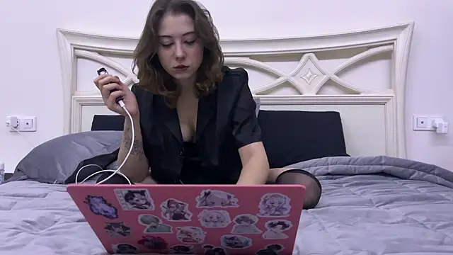 Snapshot of misswishh_ chatting on December 2024 07:48:02 PM misswishh online show from December 2024 07:48:02 PM