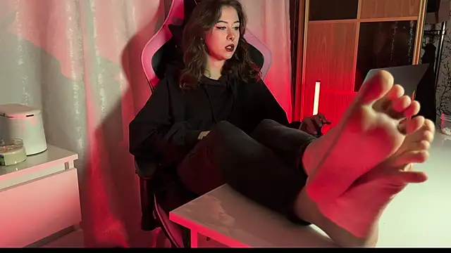 Snapshot of misswishh_ chatting on October 2025 05:54:02 PM misswishh online show from October 2025 05:54:02 PM