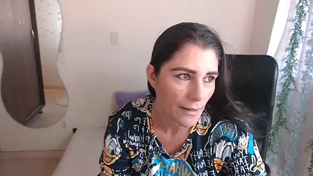 Snapshot of LUCY_LI chatting on December 2024 07:15:02 PM LUCY LI online show from December 2024 07:15:02 PM