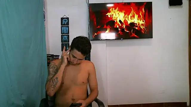 Snapshot of JacobandChloee chatting on February 2026 08:16:02 PM JacobandChloee online show from February 2026 08:16:02 PM