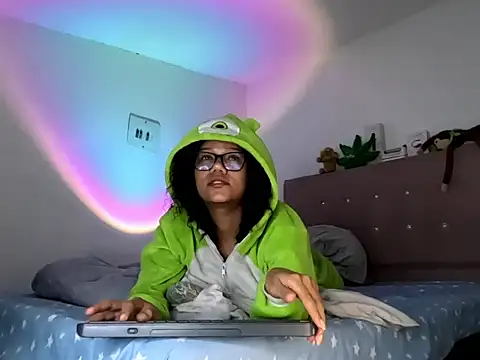 Snapshot of Ale_xandra chatting on November 2025 12:22:01 AM Ale xandra online show from November 2025 12:22:01 AM