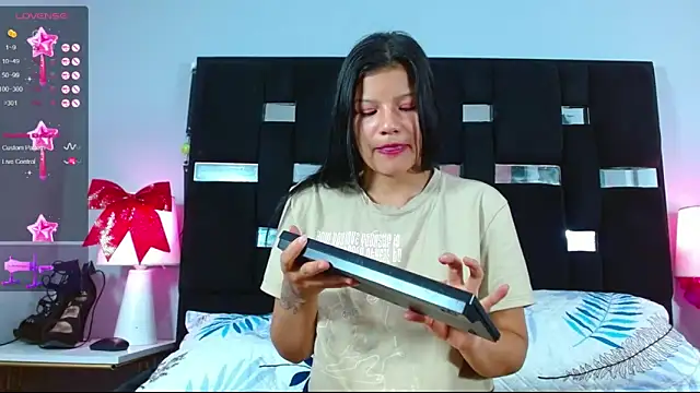 anto love  online show from February 2025 08:02:02 PM