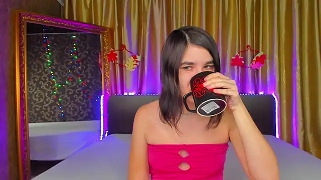  Polly Love  online show from November 2025 01:11:01 PM