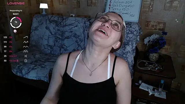 Miatiny online show from December 2024 04:29:02 PM