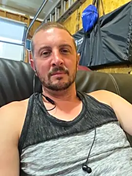MrMechanic38 online show from June 2026 11:40:01 PM