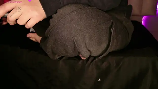 Snapshot of Megan_mooree_ chatting on November 2025 01:01:02 PM Megan mooree online show from November 2025 01:01:02 PM