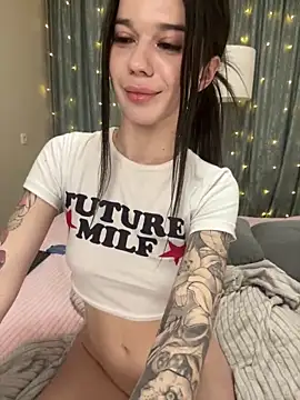 Snapshot of Vika_Gray chatting on February 2025 06:10:02 PM Vika Gray online show from February 2025 06:10:02 PM