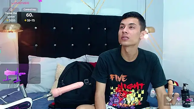 Snapshot of Oliver_king_sex chatting on January 2025 03:01:01 PM Oliver king sex online show from January 2025 03:01:01 PM