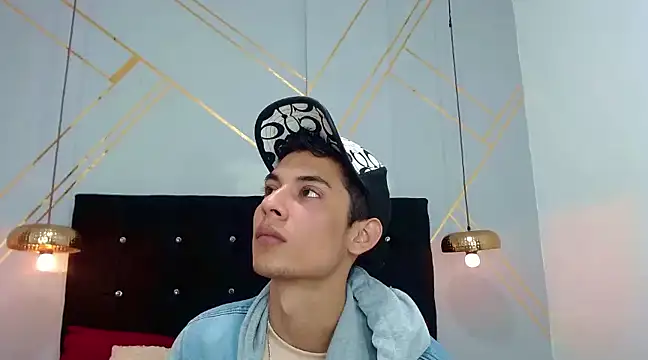 Snapshot of Oliver_king_sex chatting on February 2025 04:47:02 PM Oliver king sex online show from February 2025 04:47:02 PM