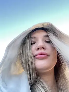 Holly Molii online show from December 2024 05:18:02 AM