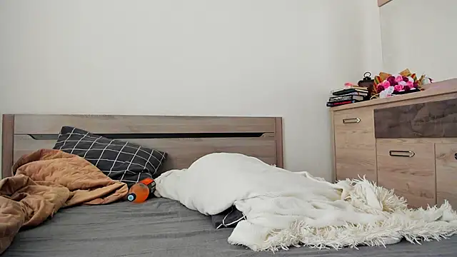 Holly Molii online show from March 2025 06:13:02 AM