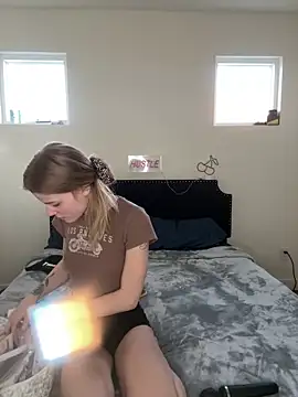 Snapshot of foxy_ana13 chatting on January 2025 12:31:02 AM foxy ana13 online show from January 2025 12:31:02 AM