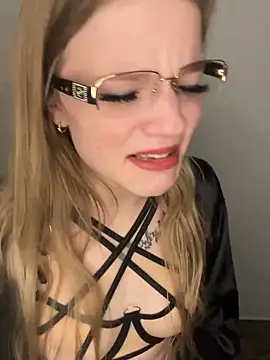 Snapshot of foxy_ana13 chatting on February 2025 08:21:02 AM foxy ana13 online show from February 2025 08:21:02 AM