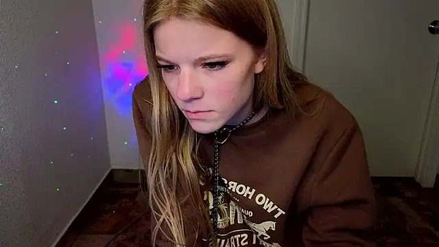 Snapshot of foxy_ana13 chatting on March 2025 07:23:02 AM foxy ana13 online show from March 2025 07:23:02 AM