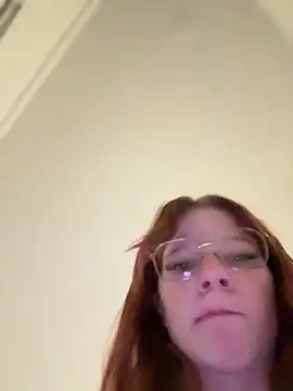 Snapshot of foxy_ana13 chatting on October 2025 04:40:01 AM foxy ana13 online show from October 2025 04:40:01 AM