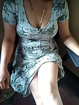 Snapshot of yourtamilcouple chatting on November 2025 02:33:01 AM yourtamilcouple online show from November 2025 02:33:01 AM