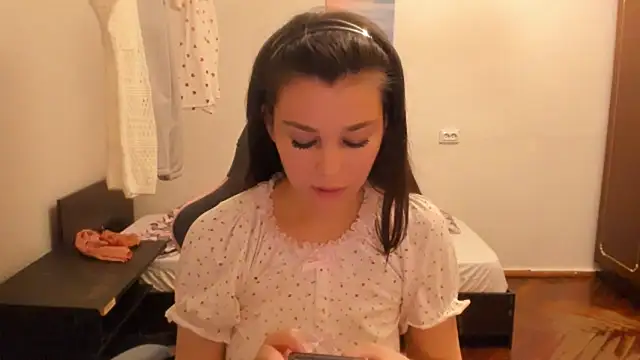 Snapshot of LunaXmii chatting on February 2025 05:19:02 PM LunaXmii online show from February 2025 05:19:02 PM