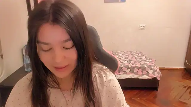 Snapshot of LunaXmii chatting on March 2025 01:17:02 AM LunaXmii online show from March 2025 01:17:02 AM