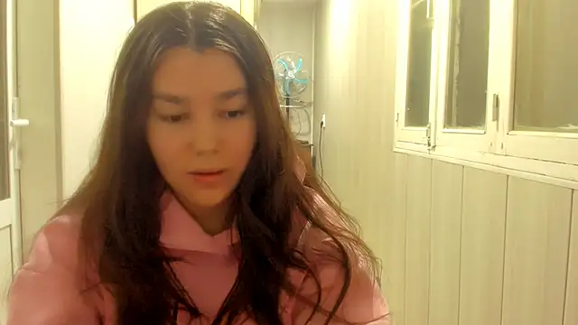 Snapshot of LunaXmii chatting on November 2025 06:40:02 PM LunaXmii online show from November 2025 06:40:02 PM