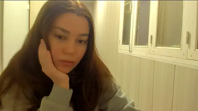 Snapshot of LunaXmii chatting on November 2025 01:36:01 AM LunaXmii online show from November 2025 01:36:01 AM