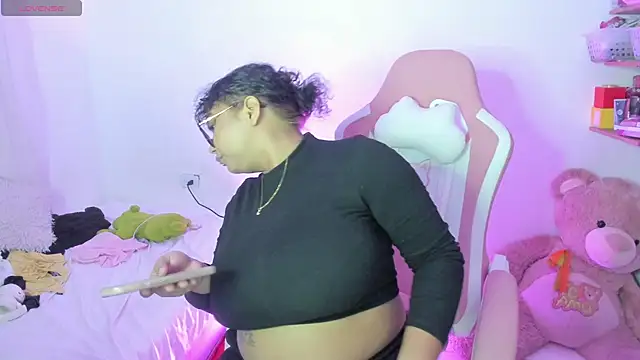 Snapshot of im_angels77 chatting on October 2025 03:50:02 AM im angels77 online show from October 2025 03:50:02 AM