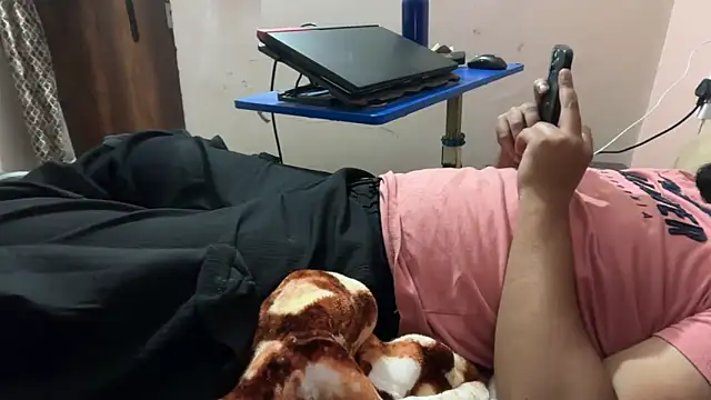 sexyboy09 online show from October 2025 05:25:01 PM