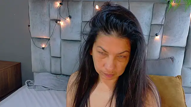 JaylaScott   online show from April 2026 11:48:02 AM