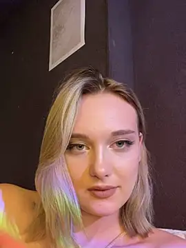 Snapshot of Alisa_Rise chatting on March 2025 01:22:01 AM Alisa Rise online show from March 2025 01:22:01 AM