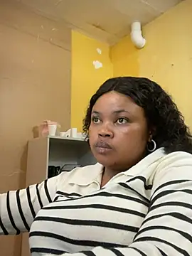 Curveysinaa online show from March 2025 12:44:02 PM