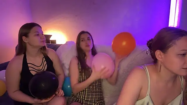   2sya   online show from November 2025 06:17:01 PM