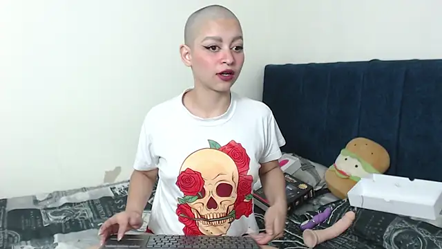 Bitsy Messy online show from December 2024 03:17:02 AM