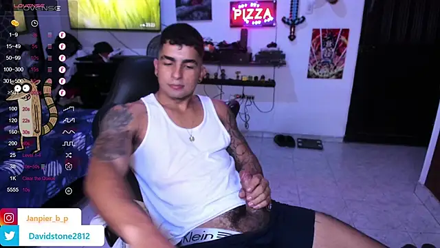 Snapshot of cJuan111 chatting on December 2024 01:47:01 AM cJuan111 online show from December 2024 01:47:01 AM