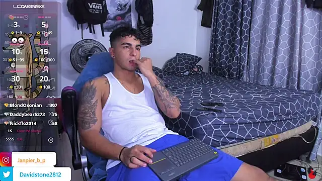 Snapshot of cJuan111 chatting on March 2025 04:14:02 AM cJuan111 online show from March 2025 04:14:02 AM