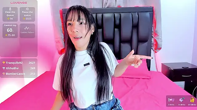 Snapshot of LuciaMoretti_ chatting on March 2026 03:12:01 AM LuciaMoretti online show from March 2026 03:12:01 AM