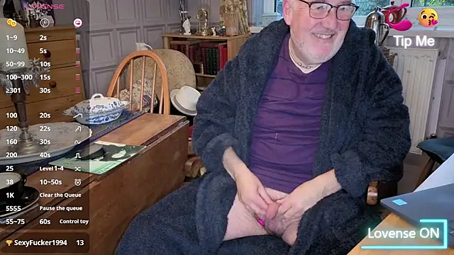 Snapshot of Adamdaddybear chatting on November 2025 07:29:02 AM Adamdaddybear online show from November 2025 07:29:02 AM