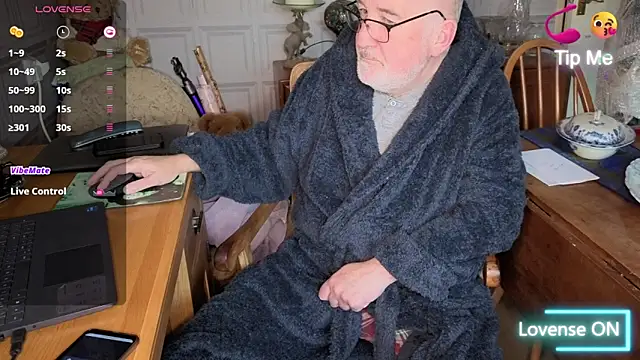 Snapshot of Adamdaddybear chatting on December 2025 08:12:02 AM Adamdaddybear online show from December 2025 08:12:02 AM