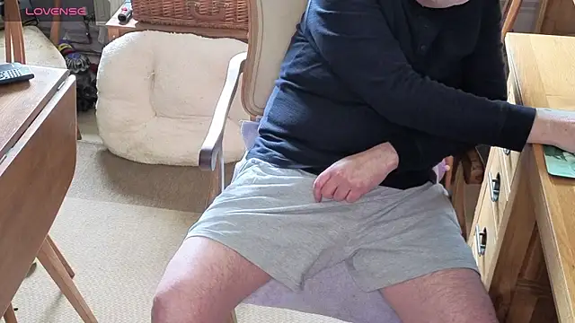 Snapshot of Adamdaddybear chatting on June 2026 01:55:01 PM Adamdaddybear online show from June 2026 01:55:01 PM