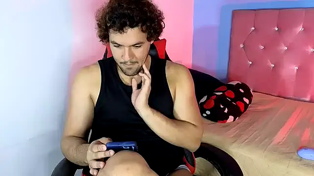 Snapshot of FreyrStyle chatting on December 2024 08:31:02 PM FreyrStyle online show from December 2024 08:31:02 PM