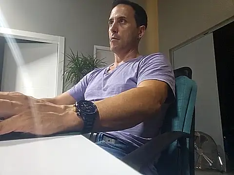 Snapshot of Lucas___81 chatting on October 2025 07:25:01 PM Lucas 81 online show from October 2025 07:25:01 PM