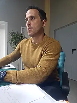 Snapshot of Lucas___81 chatting on December 2025 06:38:01 PM Lucas 81 online show from December 2025 06:38:01 PM