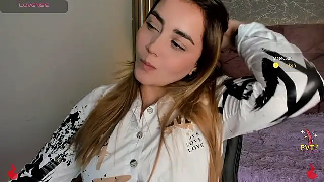 Snapshot of Lucia_star__ chatting on December 2024 07:17:01 PM Lucia star online show from December 2024 07:17:01 PM