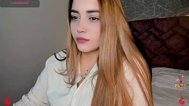 Snapshot of Lucia_star__ chatting on December 2024 06:42:02 PM Lucia star online show from December 2024 06:42:02 PM