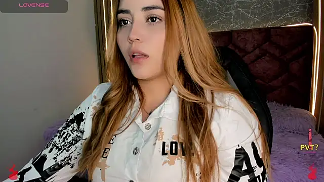 Snapshot of Lucia_star__ chatting on December 2024 07:18:02 PM Lucia star online show from December 2024 07:18:02 PM