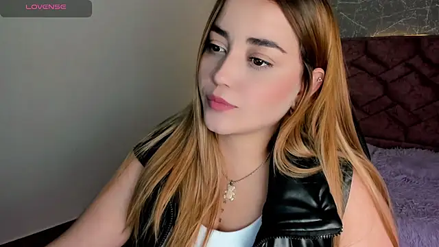 Snapshot of Lucia_star__ chatting on December 2024 08:04:02 PM Lucia star online show from December 2024 08:04:02 PM